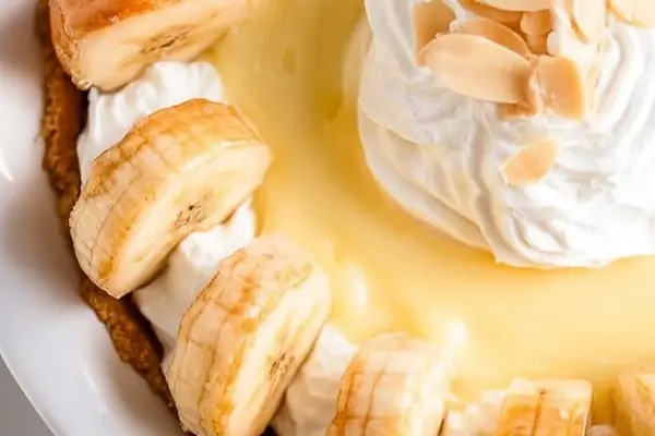 Banana Pudding Pie Twist