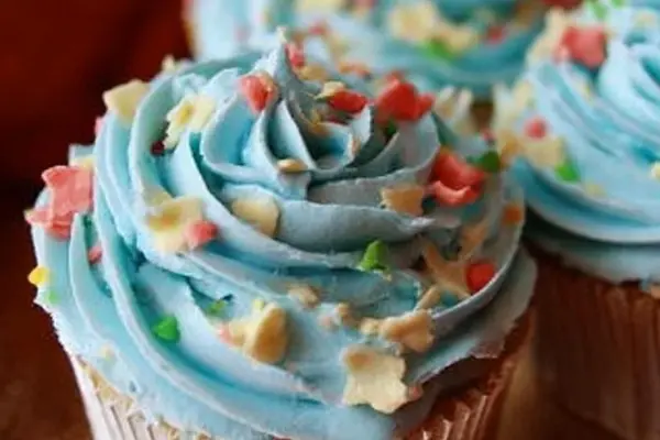 Reduced Strawberry Cake