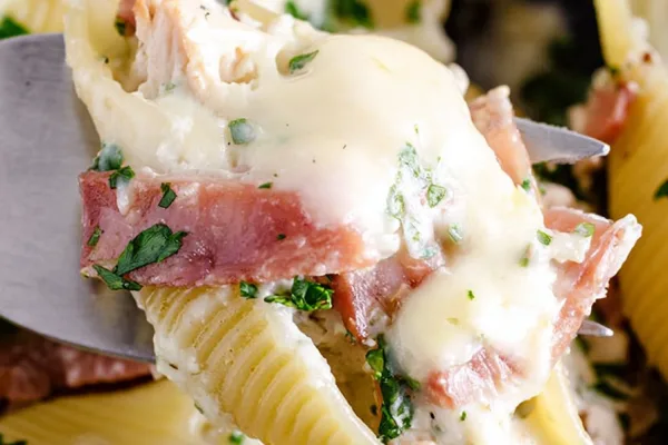 Grilled Chicken With Avocado and Mango Salsa