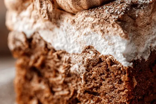 Coffee Cake with Chocolate Meringue