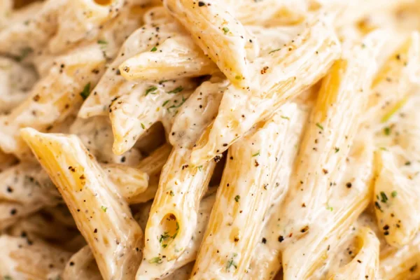 Creamy Garlic Alfredo Penne
