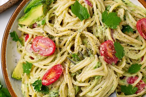Creamy Garlic Avocado Pasta