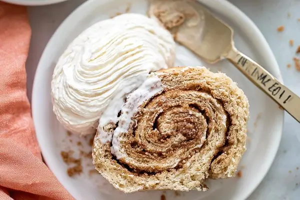 Caramel Pecan Cinnamon Rolls