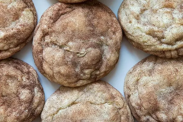 Twist White Choc Snickerdoodles